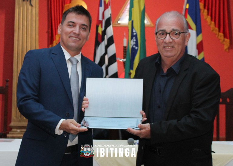 Título CIdadão Ibitinguense e Emérito - Dr Douglas Tramontina e Aristoteles Lula 08.jpg