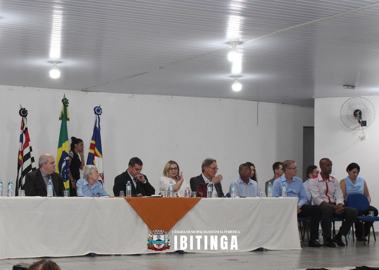 Sessão Solene - Cidadania Ibitinguense Elza e André 23.jpg